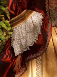 Tageskleid einer Hofdame des Barock 