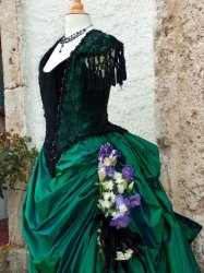 Ballkleid der Gr�nderzeit