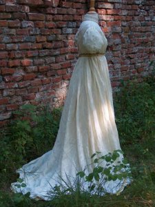 Empirekleid einer Dame um 1795