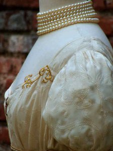 Empirekleid einer Dame um 1795